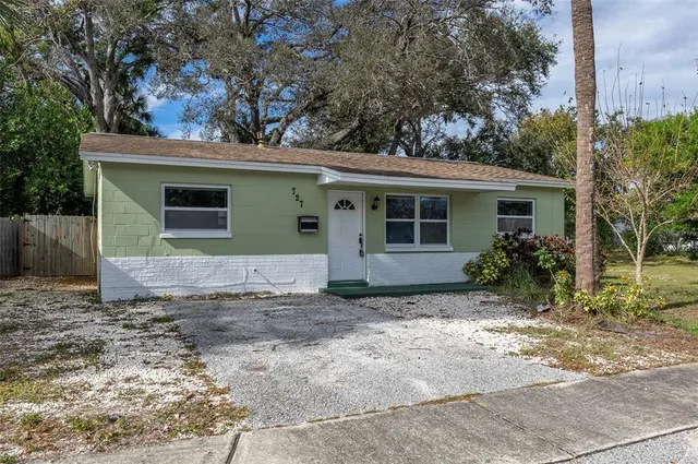 $2,399 | 727 14th Street South, St. Petersburg, FL 33705