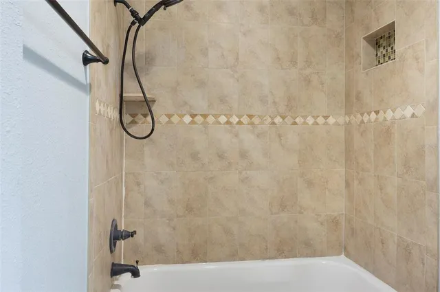 $2,399 | 727 14th Street South, St. Petersburg, FL 33705