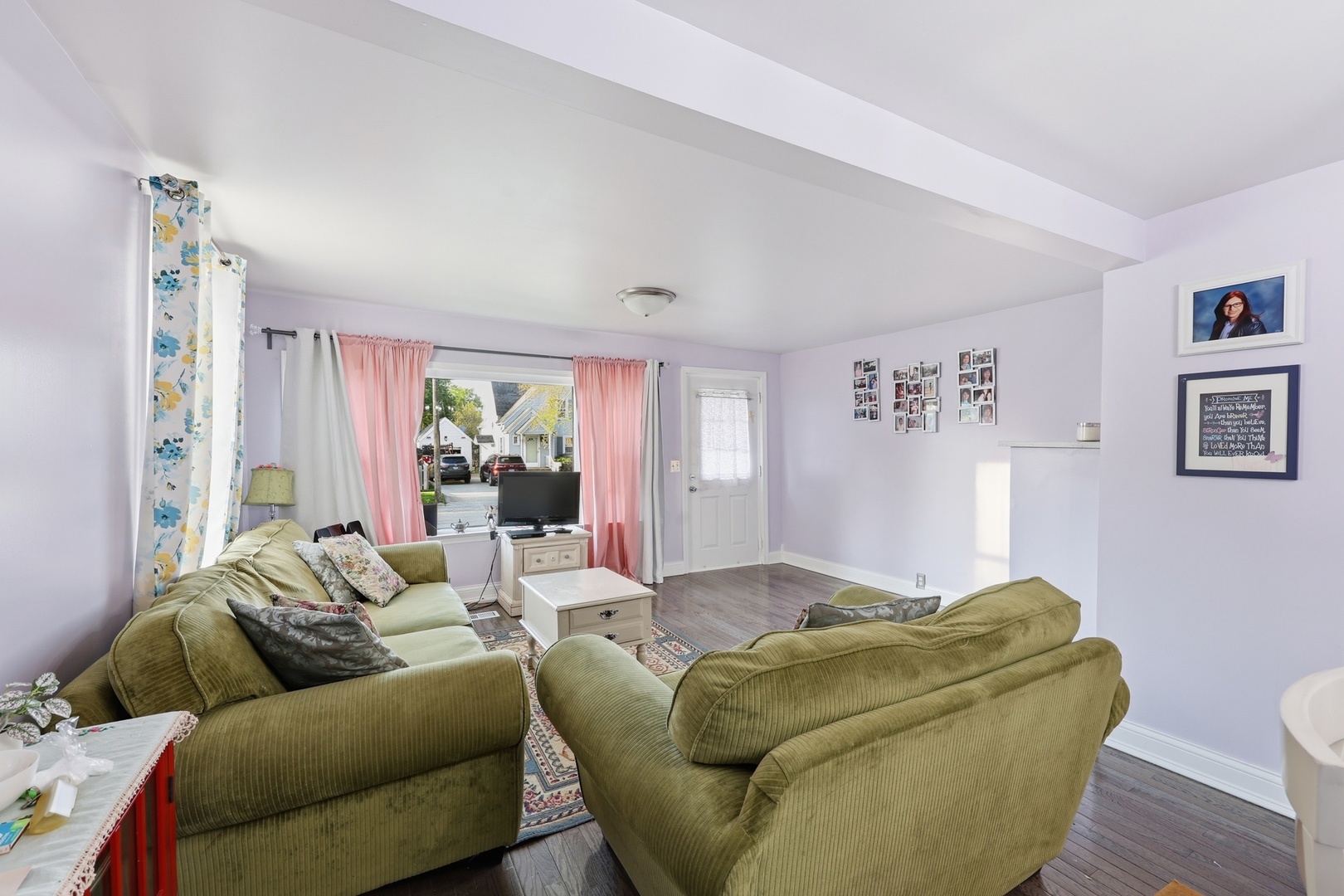 515 Oak Street Elgin, IL 60123 - Photo 3 of 13