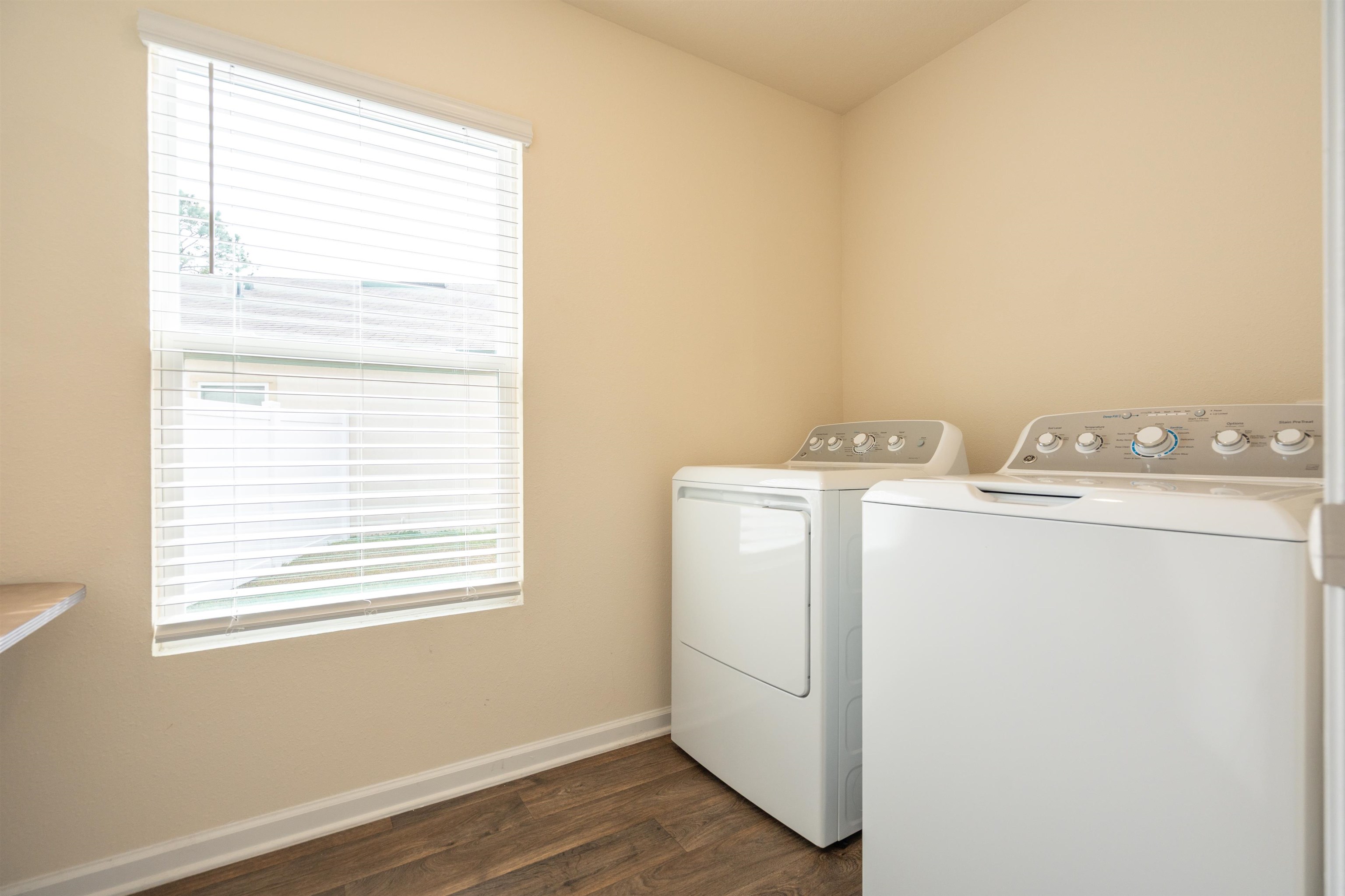 154 Falcon Ridge Road St. Augustine, FL 32084 - Photo 26 of 38 a utility room with dryer and washer