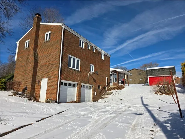 $290,000 | 11 Franconia Drive, Greensburg, PA 15601