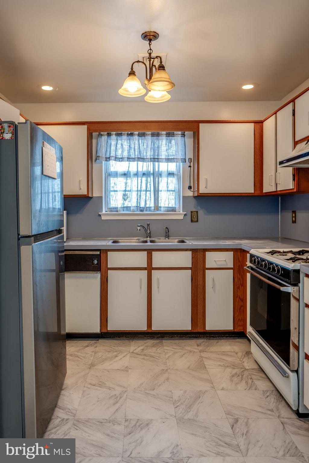 225 North 14th Street Reading, PA 19604 - Photo 15 of 29