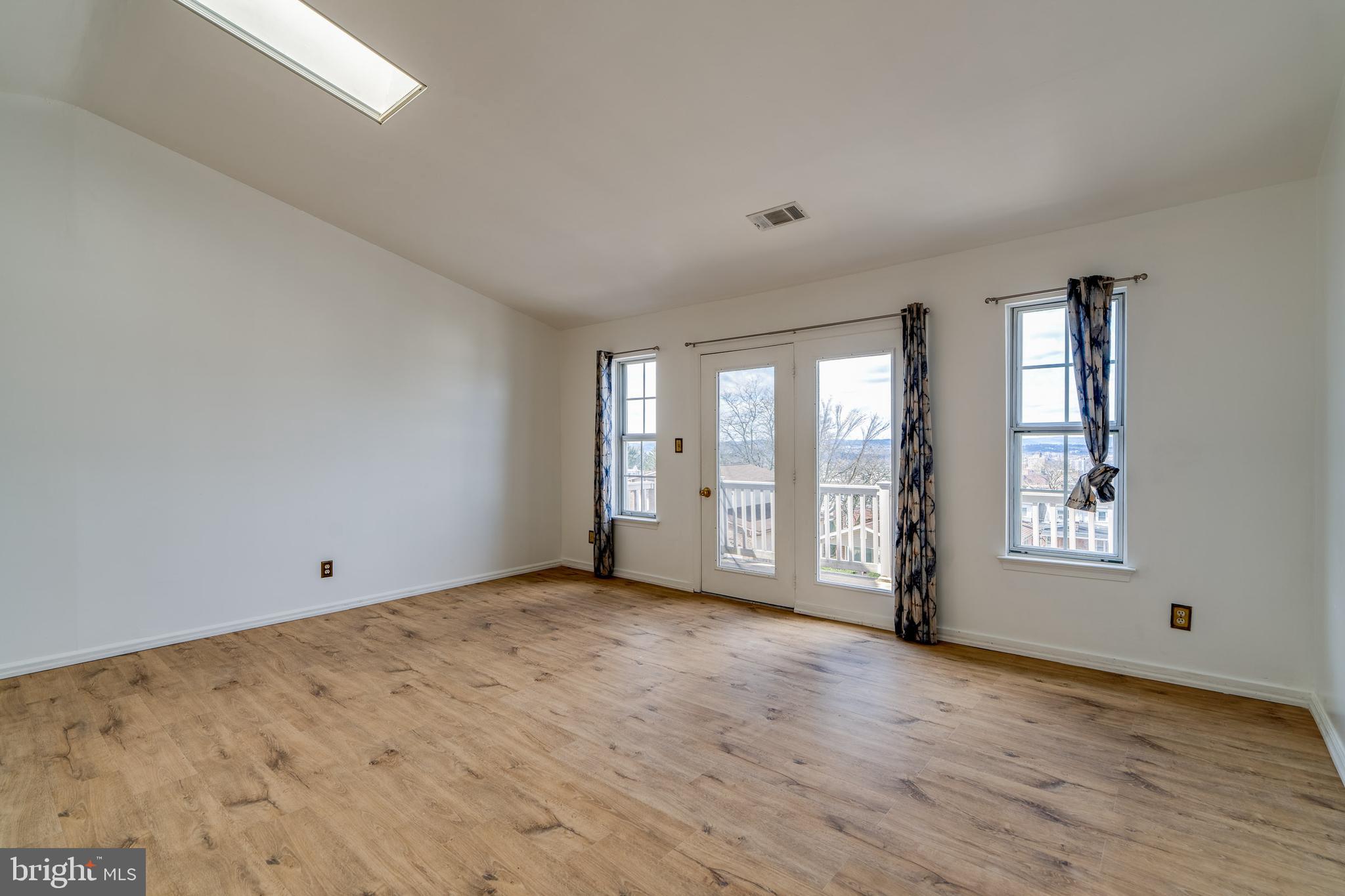 225 North 14th Street Reading, PA 19604 - Photo 6 of 29