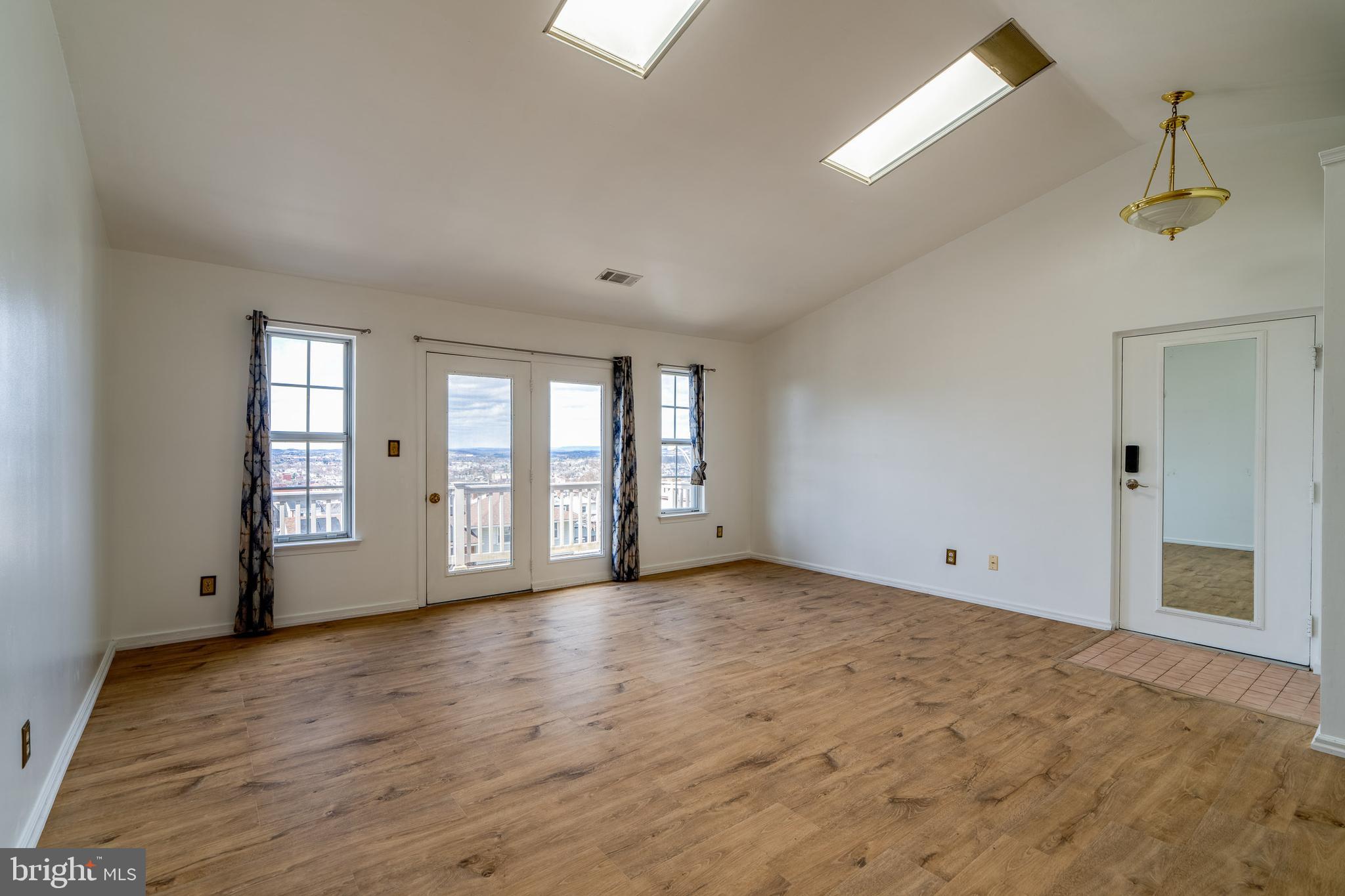 225 North 14th Street Reading, PA 19604 - Photo 7 of 29
