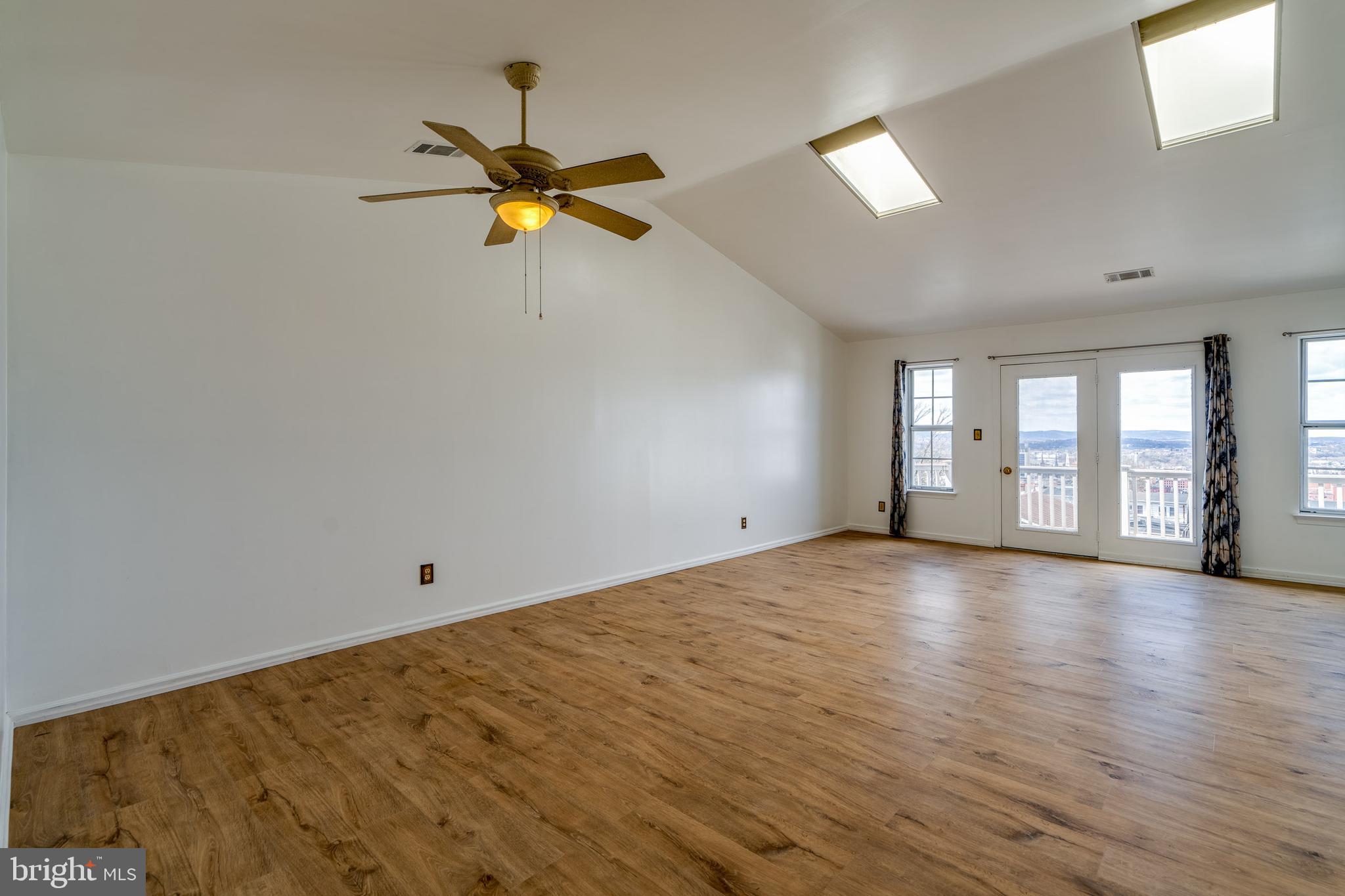 225 North 14th Street Reading, PA 19604 - Photo 8 of 29