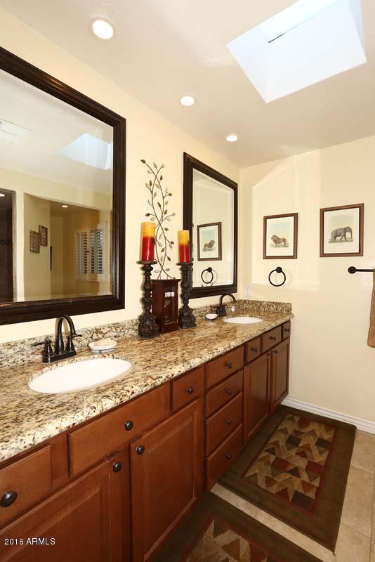 6337 East Catesby Road Paradise Valley, AZ 85253 - Photo 13 of 25 2nd Master Bath