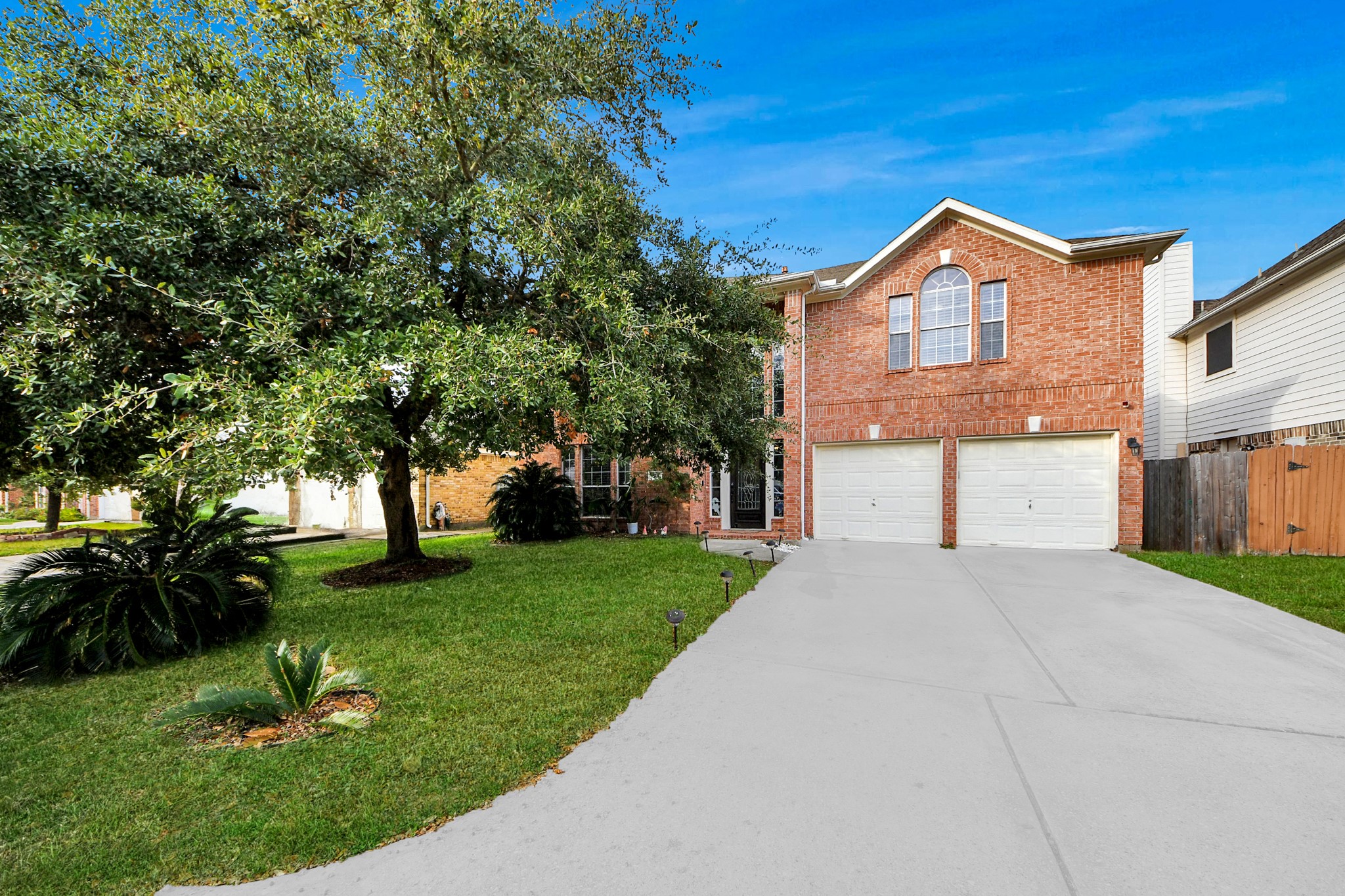 515 Spindle Ridge Drive Spring, TX 77386 - Photo 3 of 47 a front view of a house with a yard