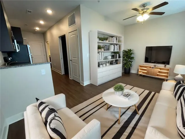 $2,800,000 | 5711 Northeast 80th Terrace, Kansas City, MO 64119