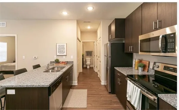 $2,750,000 | 5711 Northeast 80th Terrace, Kansas City, MO 64119