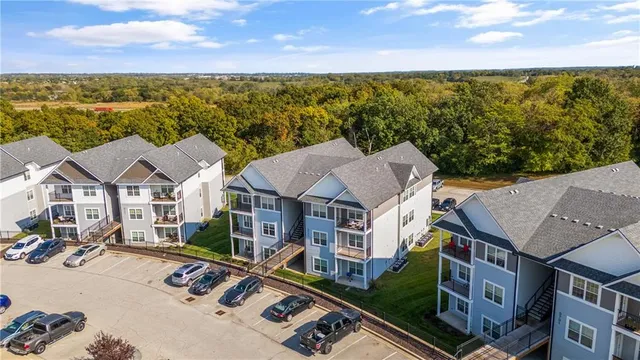 $2,800,000 | 5711 Northeast 80th Terrace, Kansas City, MO 64119