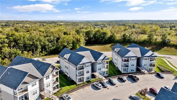 $2,750,000 | 5711 Northeast 80th Terrace, Kansas City, MO 64119