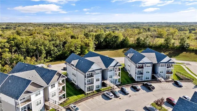 $2,800,000 | 5711 Northeast 80th Terrace, Kansas City, MO 64119