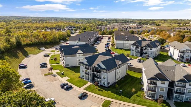 $2,800,000 | 5711 Northeast 80th Terrace, Kansas City, MO 64119