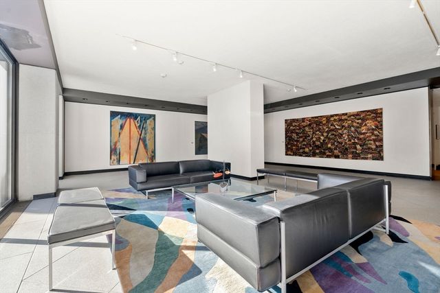 $2,630,000 | 180 Beacon Street, Unit 7G, Boston, MA 02116