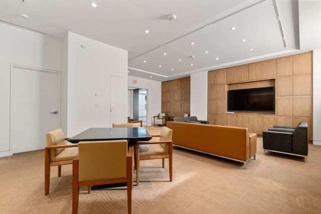 $2,630,000 | 180 Beacon Street, Unit 7G, Boston, MA 02116