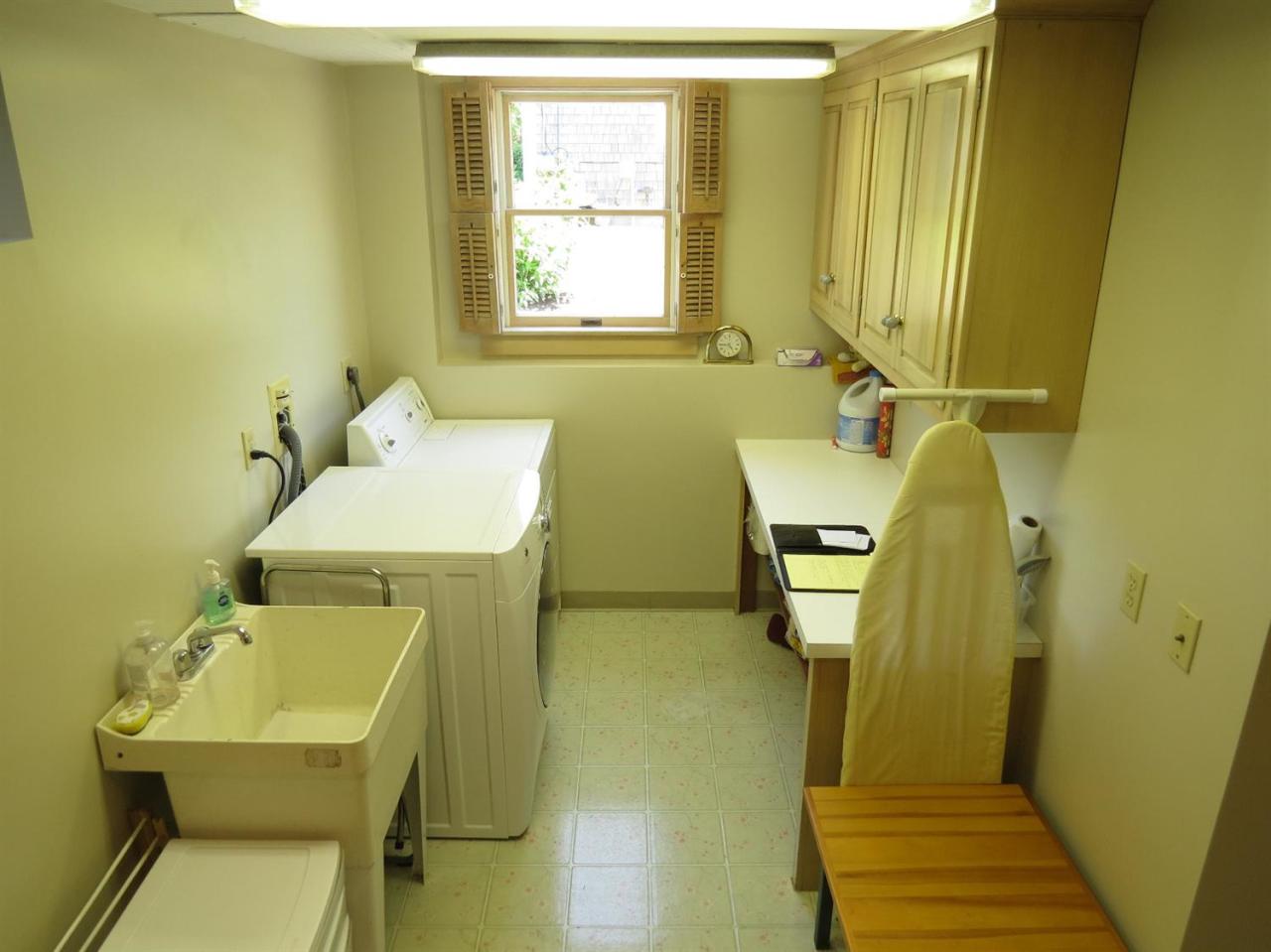 40 Wadsworth Road Chatham, MA 02659 - Photo 16 of 25 a bathroom with a sink and toilet