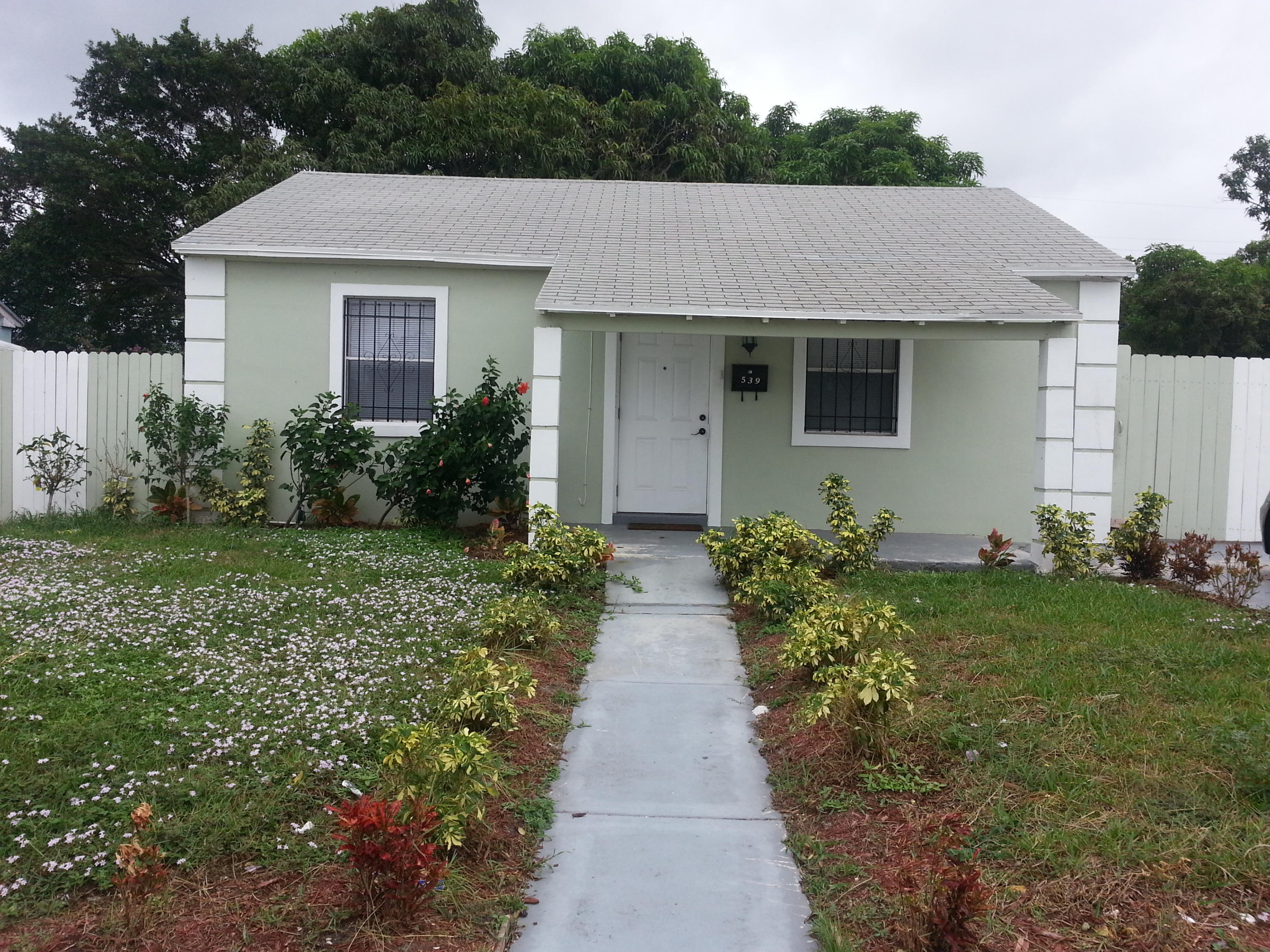 539 West 4th Street Riviera Beach, FL 33404 - Photo 1 of 9 Front