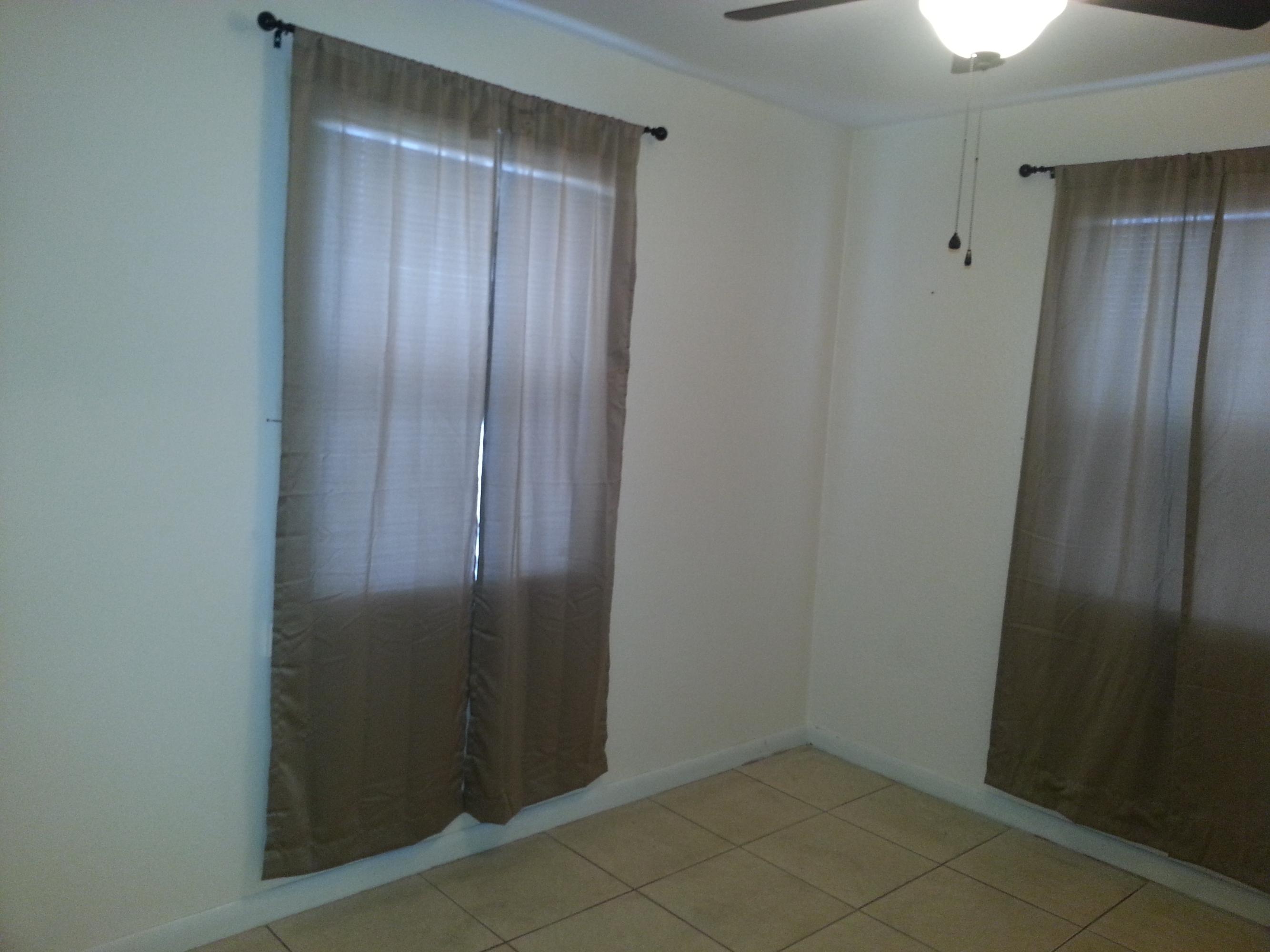 539 West 4th Street Riviera Beach, FL 33404 - Photo 3 of 9 RoomView
