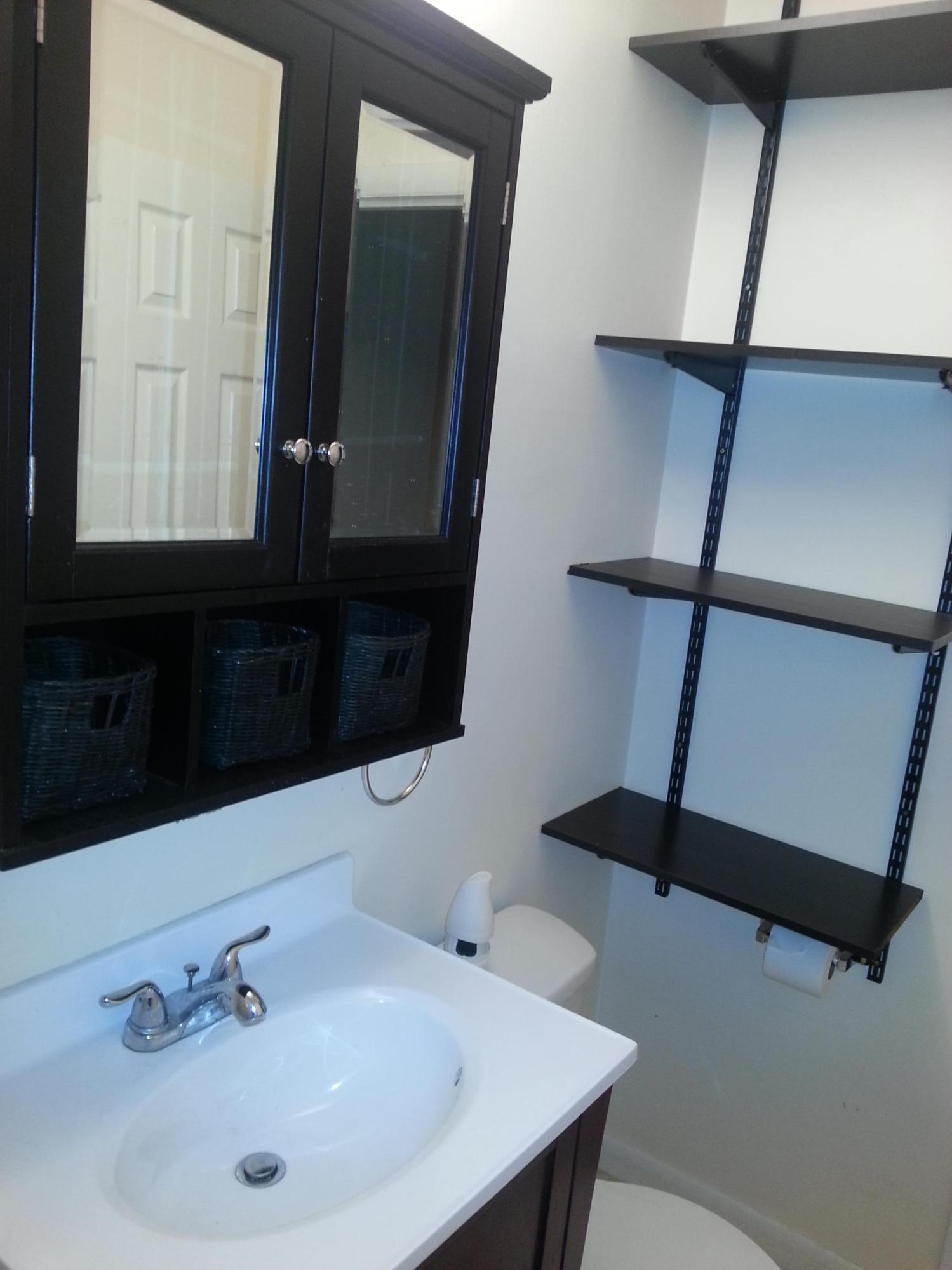 539 West 4th Street Riviera Beach, FL 33404 - Photo 6 of 9 Bathroom