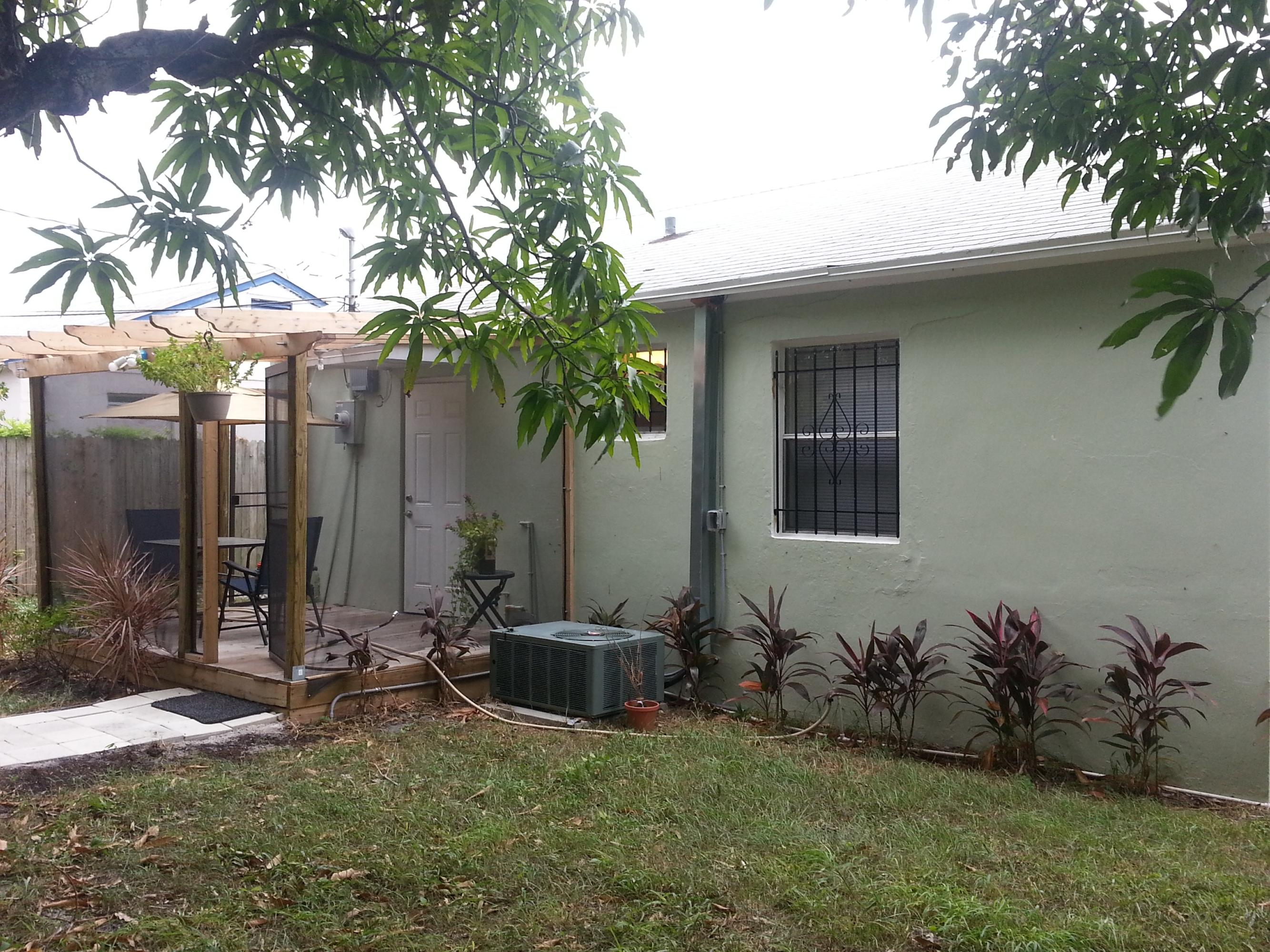 539 West 4th Street Riviera Beach, FL 33404 - Photo 9 of 9 BackArea