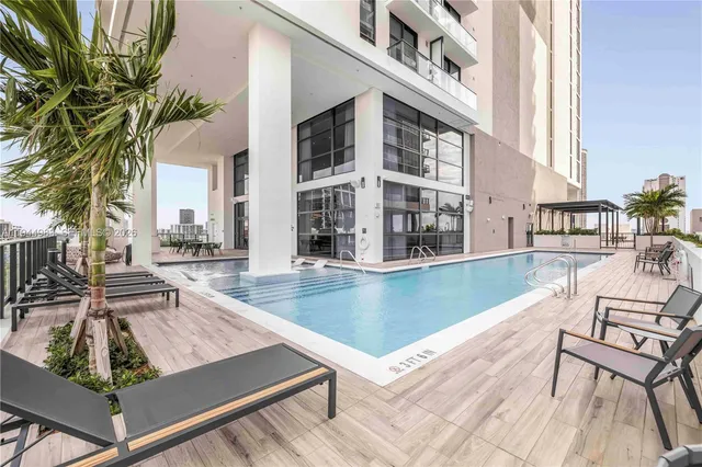 a view of a utility room