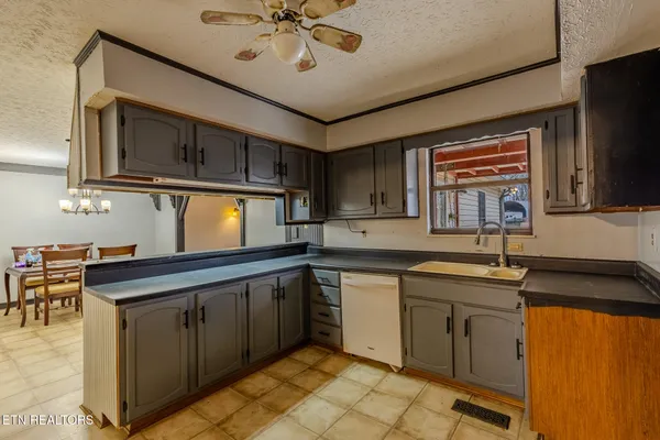 $355,000 | 333 Willow Springs Road, Ten Mile, TN 37880