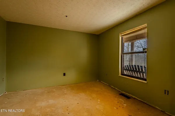 $355,000 | 333 Willow Springs Road, Ten Mile, TN 37880