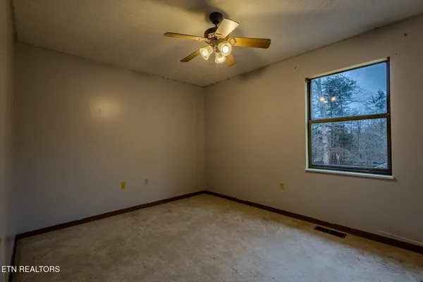 $355,000 | 333 Willow Springs Road, Ten Mile, TN 37880