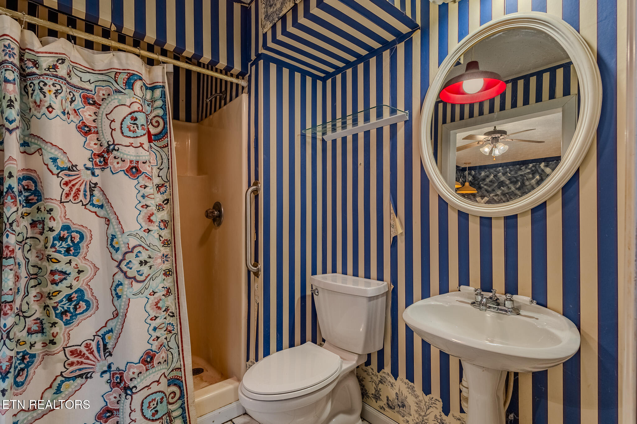 333 Willow Springs Road Ten Mile, TN 37880 - Photo 31 of 39 Master bathroom