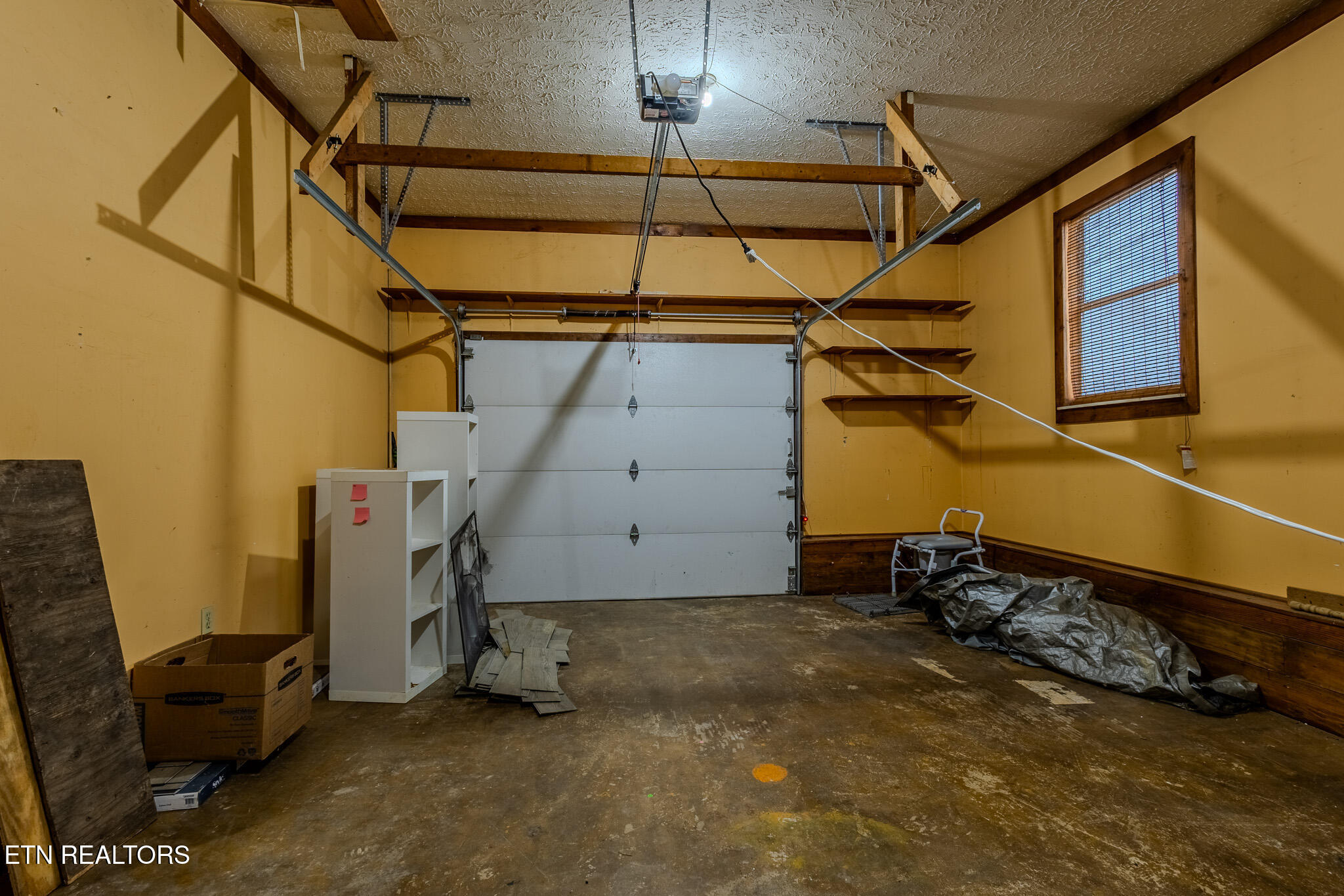 333 Willow Springs Road Ten Mile, TN 37880 - Photo 37 of 37 Attached garage