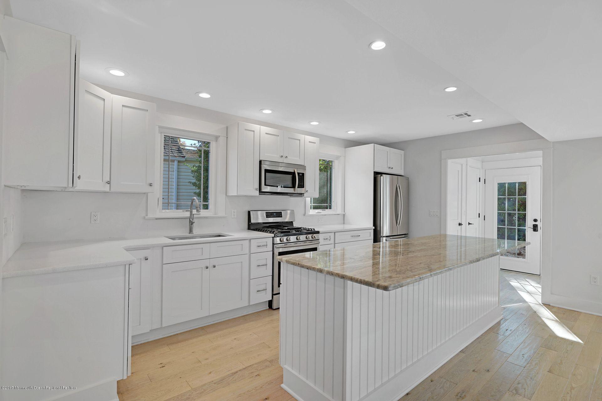 1118 Sampson Road Point Pleasant, NJ 08742 - Photo 12 of 31 16