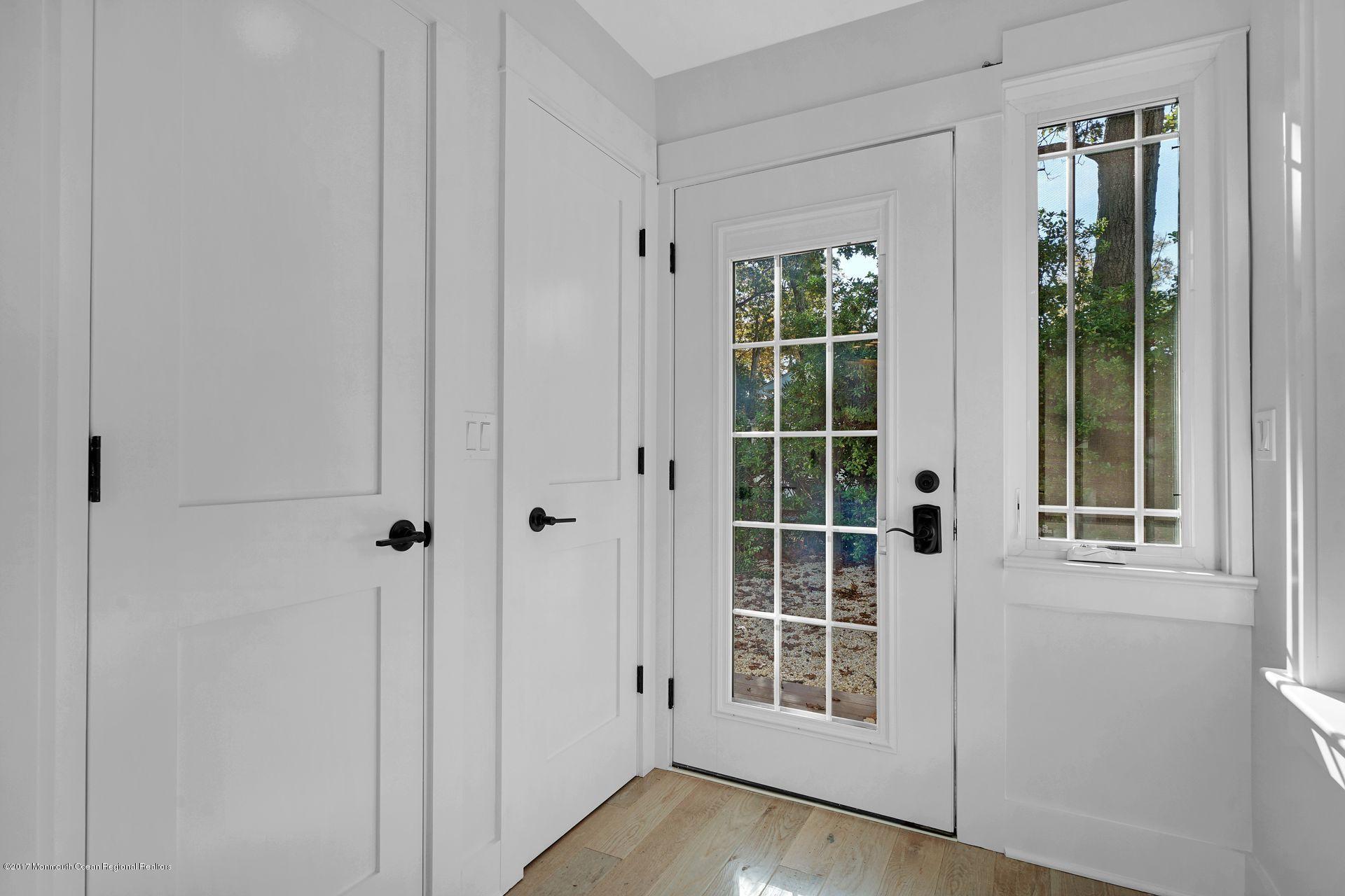 1118 Sampson Road Point Pleasant, NJ 08742 - Photo 15 of 31 21