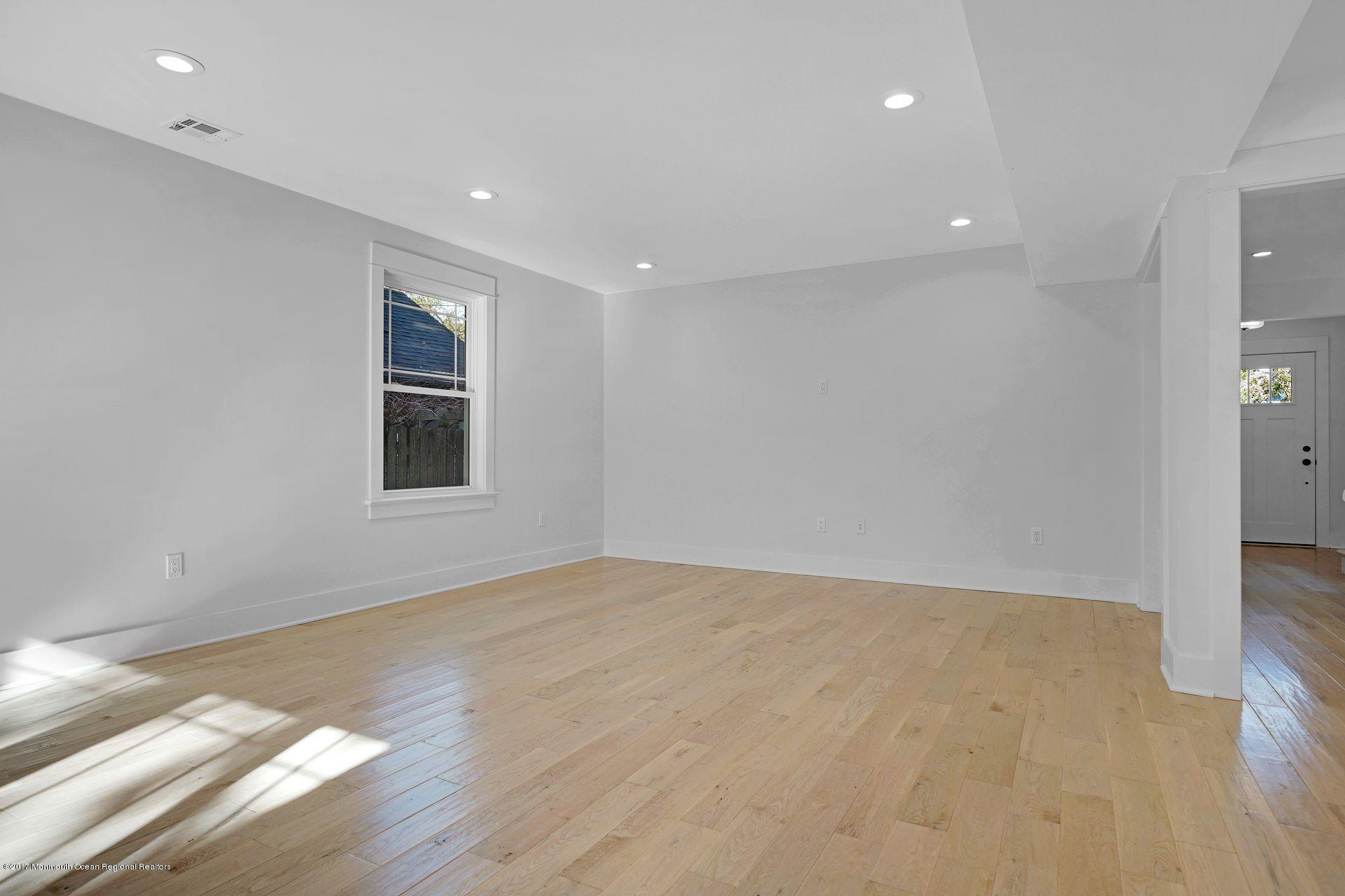 1118 Sampson Road Point Pleasant, NJ 08742 - Photo 17 of 31 25