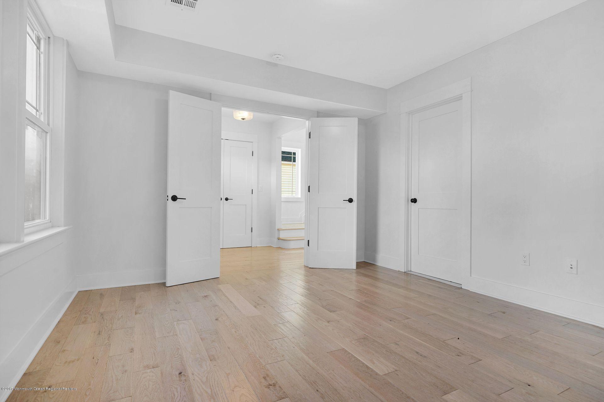 1118 Sampson Road Point Pleasant, NJ 08742 - Photo 7 of 31 12