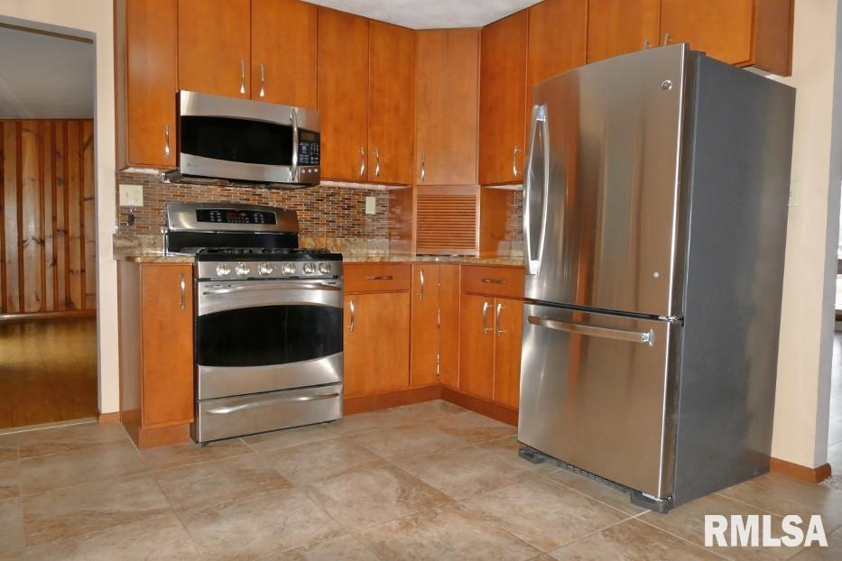 4416 Silvis Road Bartonville, IL 61607 - Photo 6 of 23 Gallery Image 6