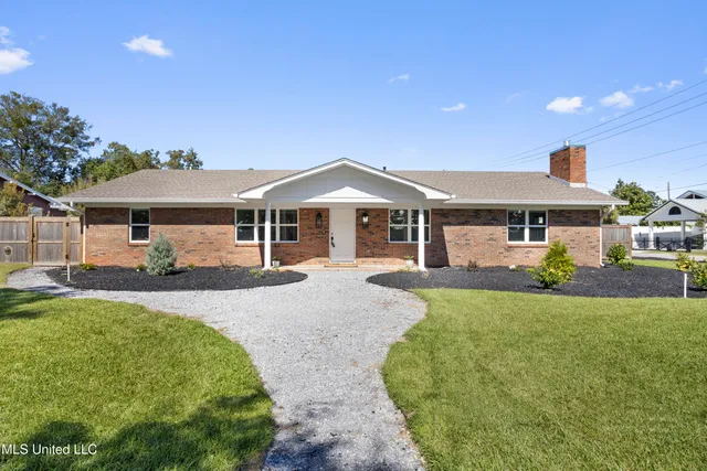 $769,000 | 1211 Bowen Avenue, Ocean Springs, MS 39564