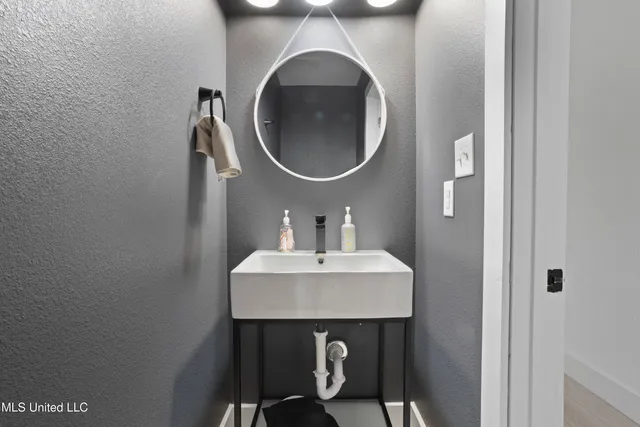 $769,000 | 1211 Bowen Avenue, Ocean Springs, MS 39564