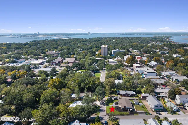 $769,000 | 1211 Bowen Avenue, Ocean Springs, MS 39564