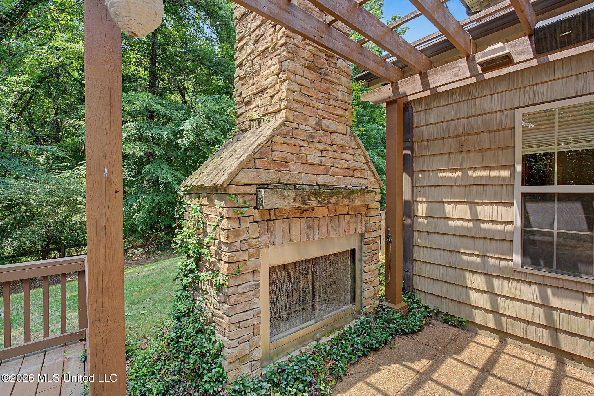 8 Crockett Loop Hernando, MS 38632 - Photo 35 of 50 Outdoor Fireplace