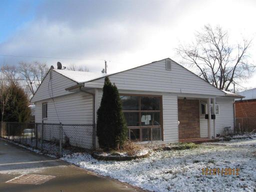 327 East Dennis Road Wheeling, IL 60090 - Photo 2 of 13