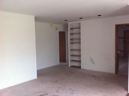 327 East Dennis Road Wheeling, IL 60090 - Photo 3 of 13