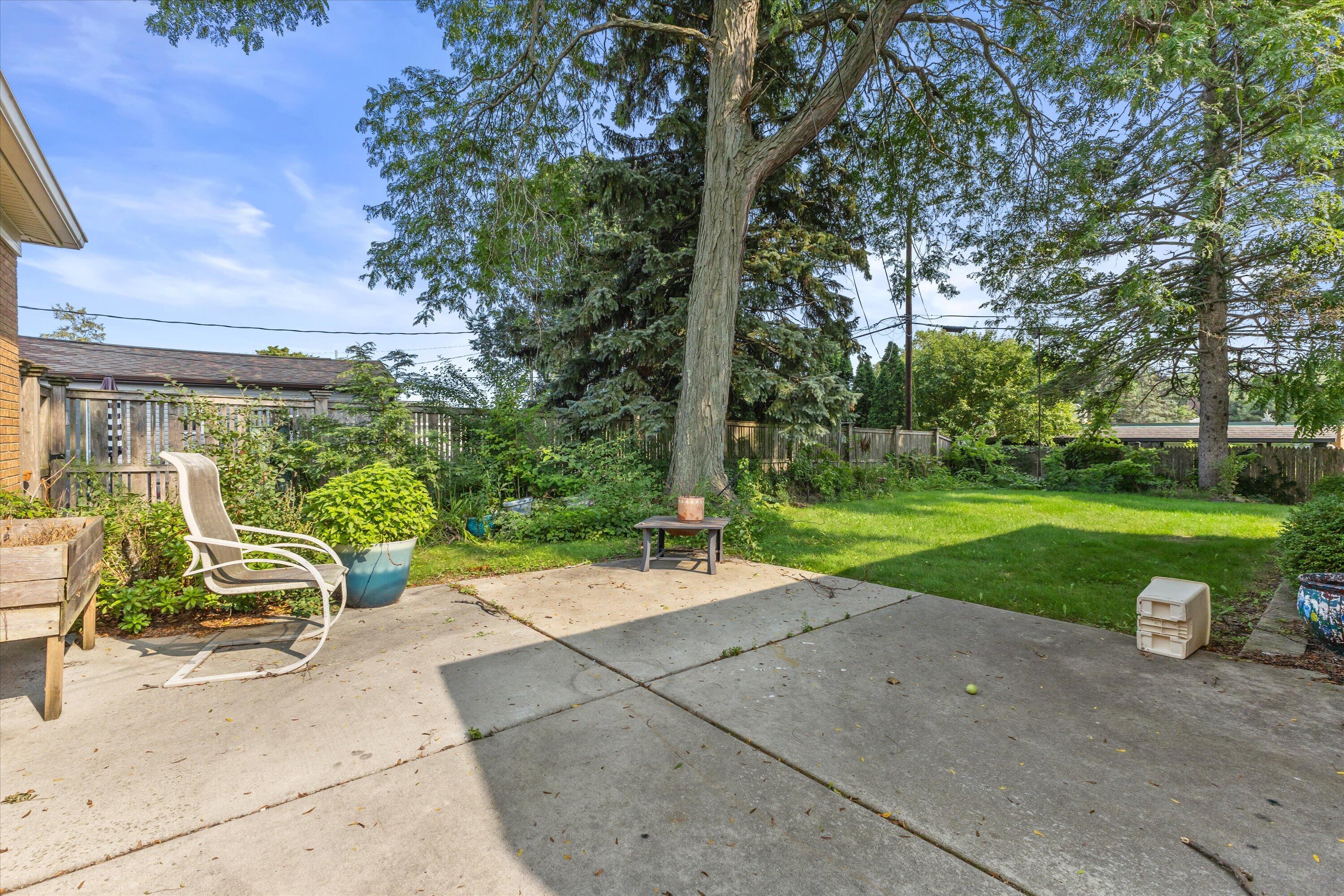 4107 Graceland Boulevard Racine, WI 53405 - Photo 29 of 30 Patio