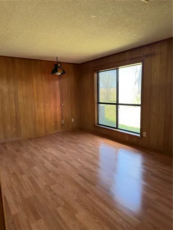 $1,700 | 923 County Road 138, Cameron, TX 76520