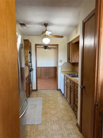 $1,700 | 923 County Road 138, Cameron, TX 76520