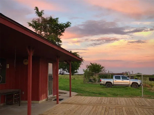 $1,700 | 923 County Road 138, Cameron, TX 76520