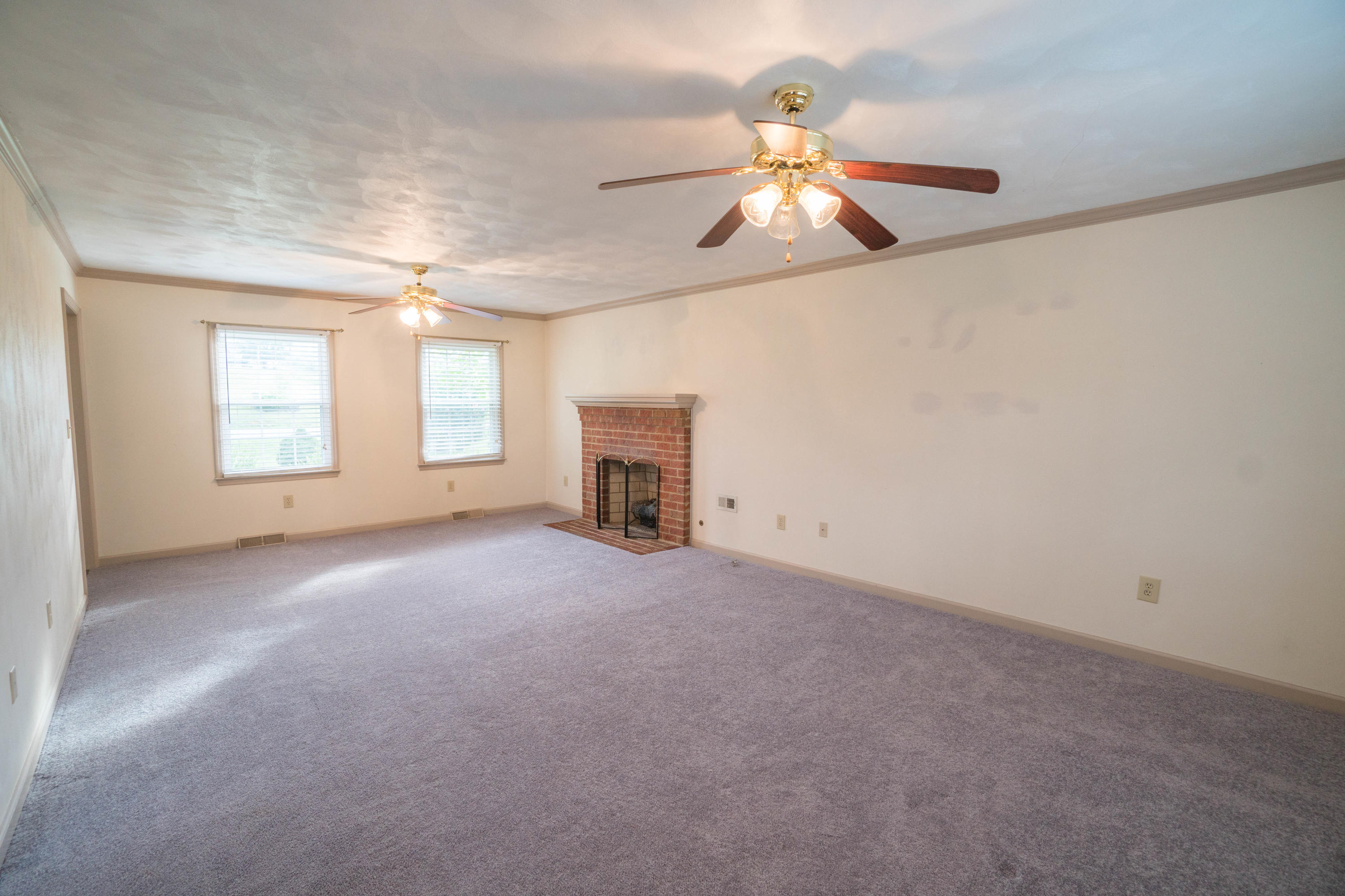 2045 Mountain View Road Vinton, VA 24179 - Photo 16 of 32 Family Room down