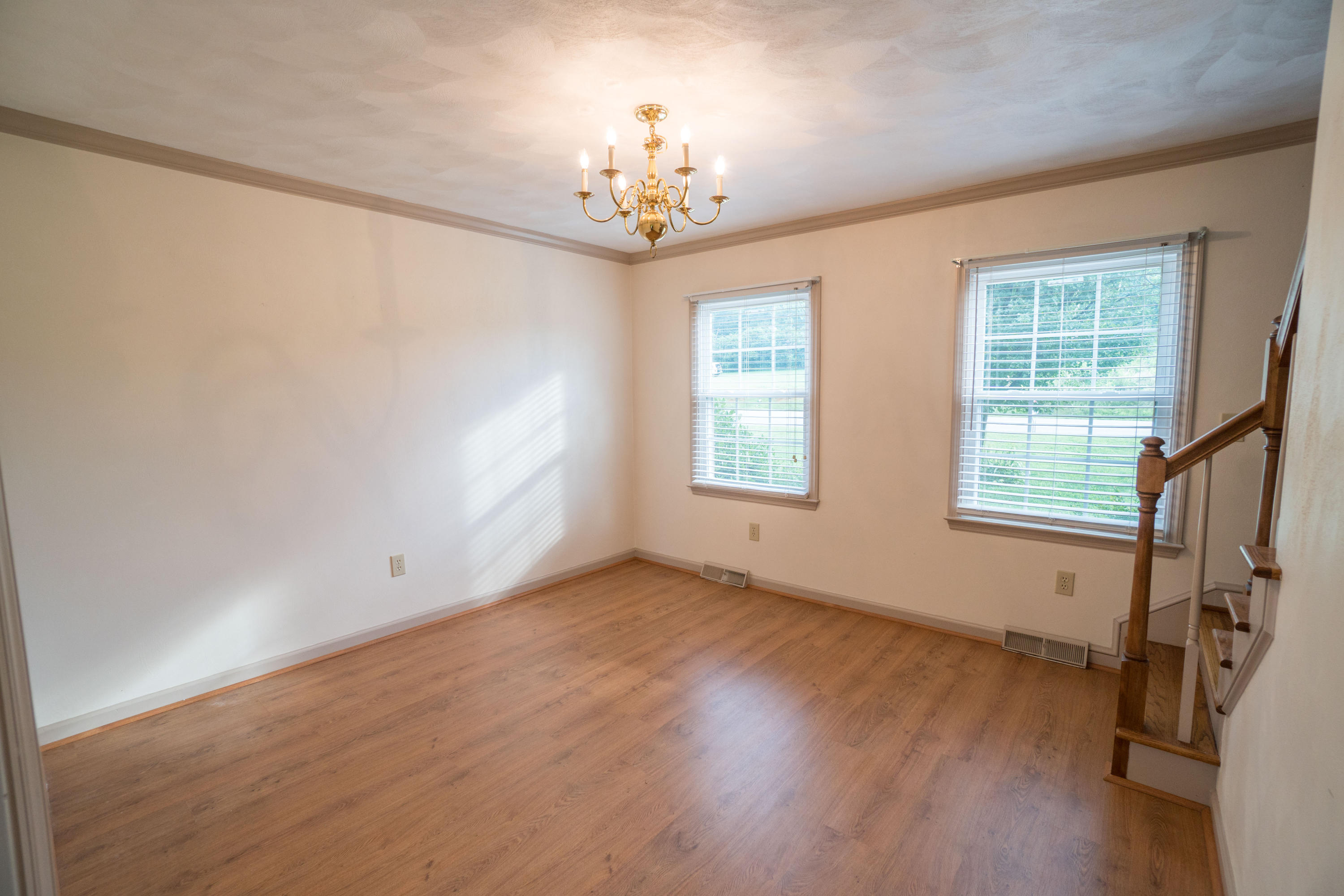 2045 Mountain View Road Vinton, VA 24179 - Photo 18 of 32 DSC01763