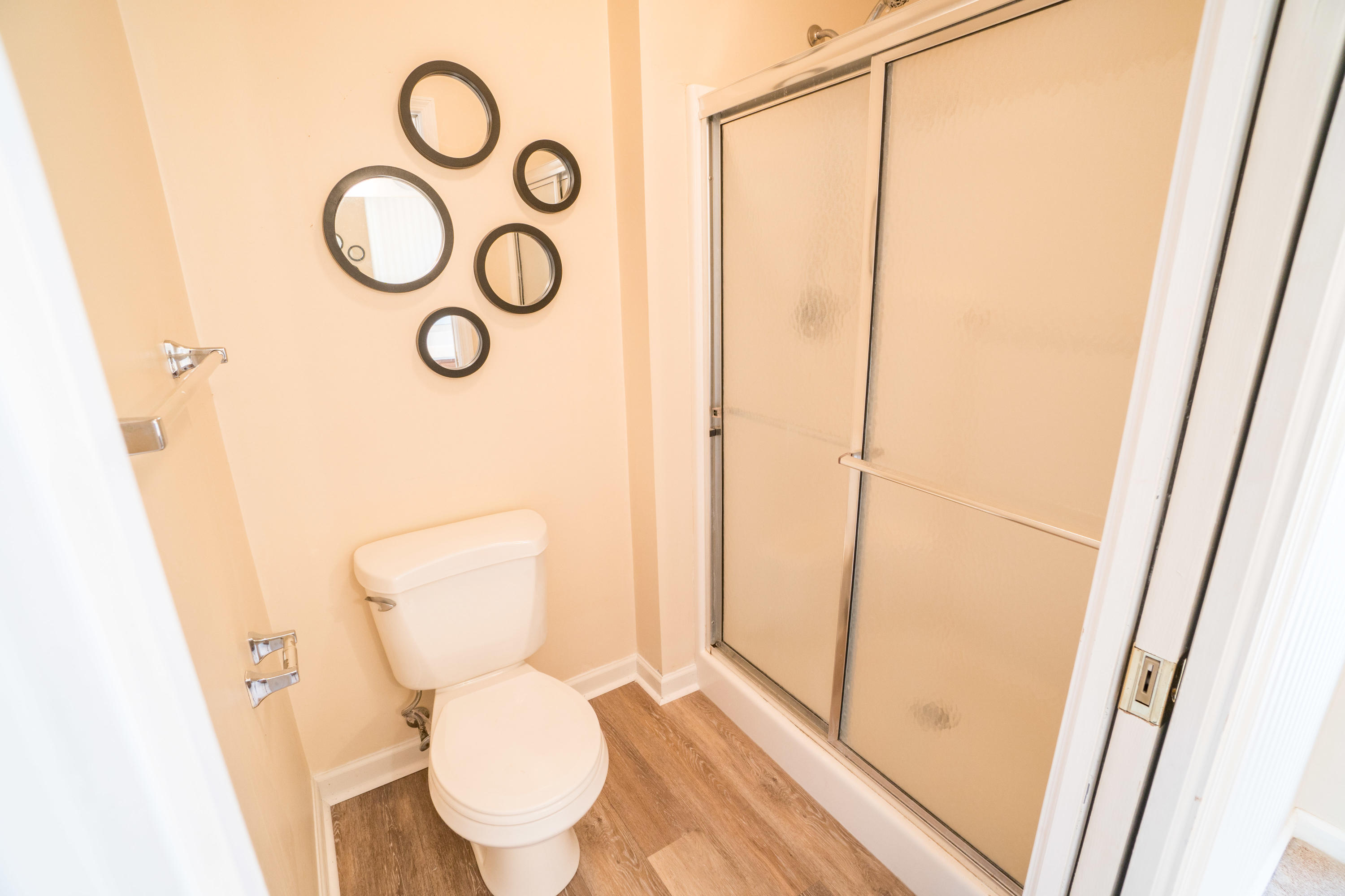 2045 Mountain View Road Vinton, VA 24179 - Photo 21 of 32 Full Bath