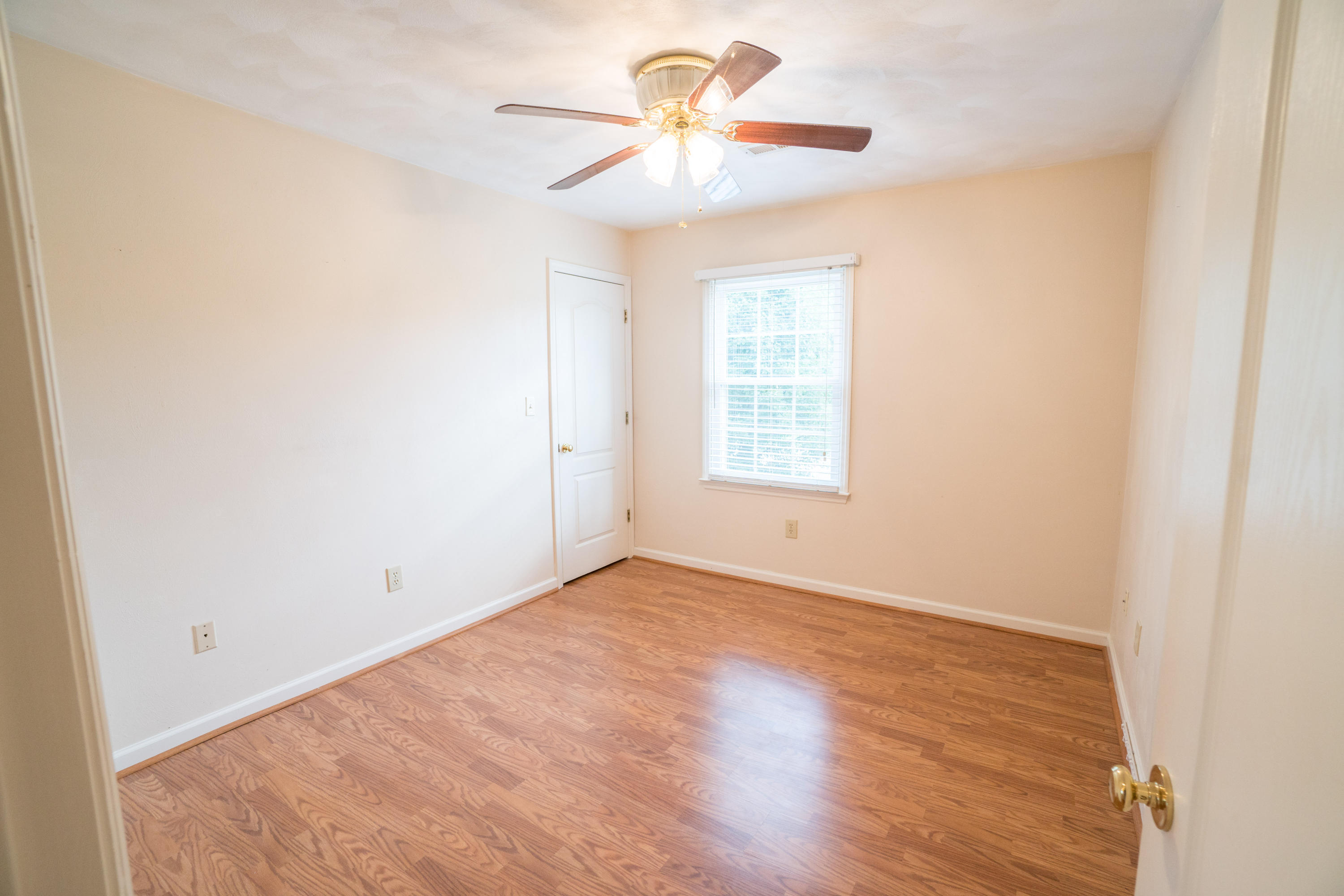2045 Mountain View Road Vinton, VA 24179 - Photo 23 of 32 Bedroom