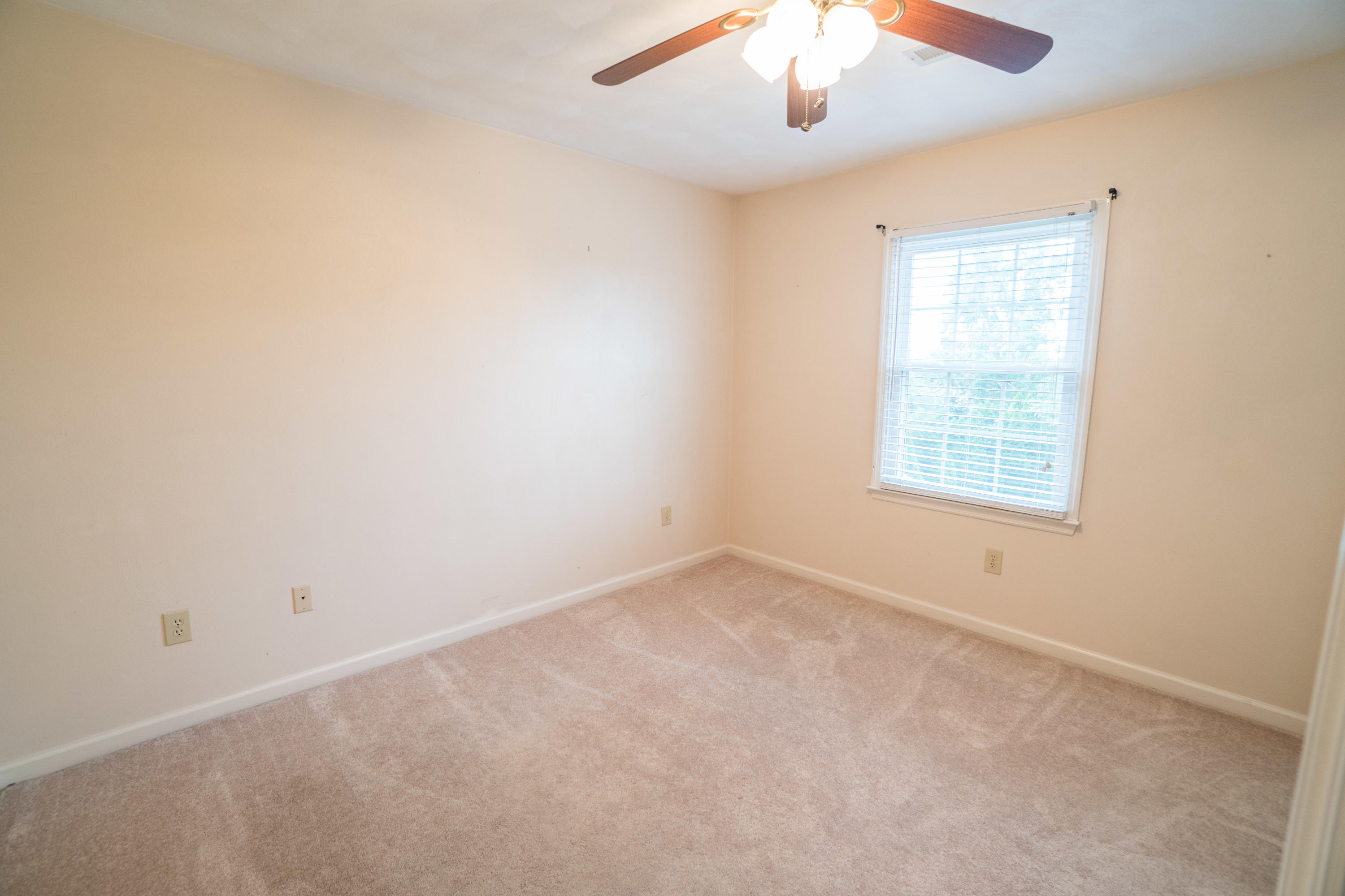 2045 Mountain View Road Vinton, VA 24179 - Photo 25 of 32 Bedroom